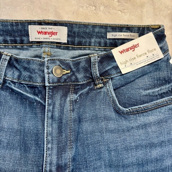 NWT Wrangler Jeans 6 (28 x 32) HiRise Fierce Flare Cotton Mineral Wash New - Picture 10 of 16